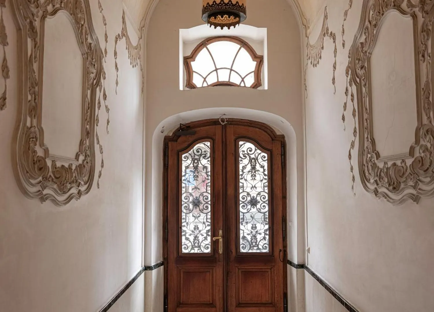 Luxury Apartment Palais Des Arts Praga